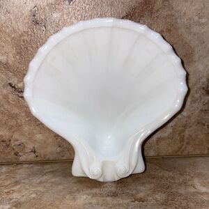 VTG Imperial Frosted Doeskin Milk Glass Seashell Trinket Dish 4½"